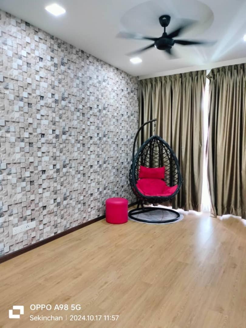 Paddy Via Seaview Apartment Sekinchan