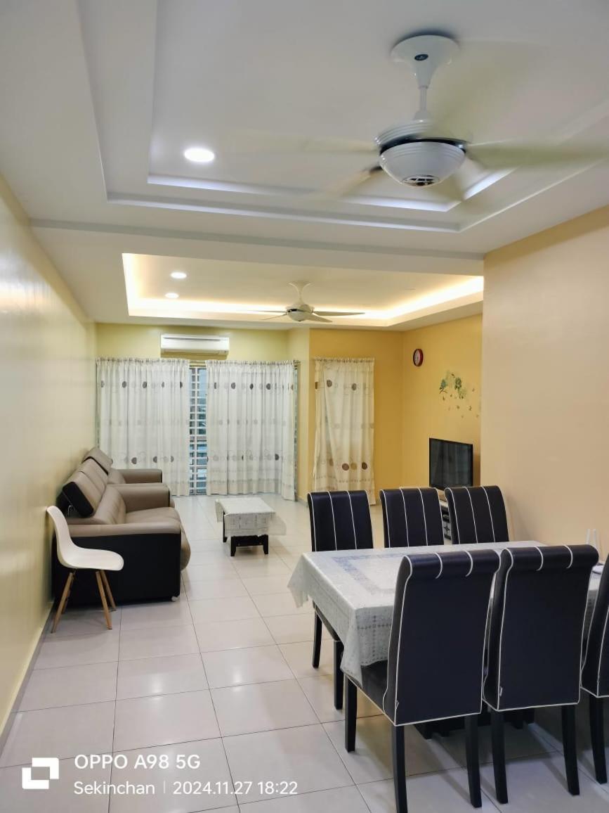Paddy Via Seaview Apartment Sekinchan